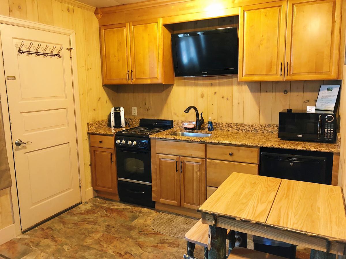 Shore Meadows Lodge Llc Lake George Exterior foto